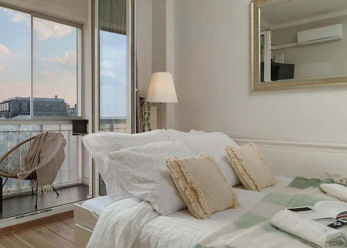 Lyna Gold - Parliament Apartment *