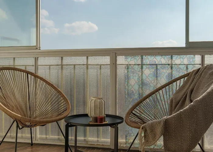 Lyna Gold - Parliament *